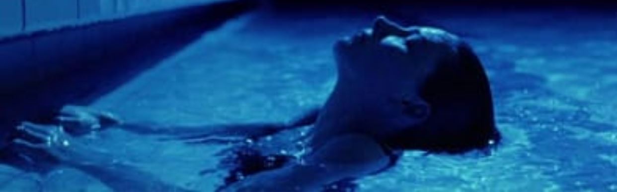 BLUE IN CINEMA: Trois Coloures: Bleu