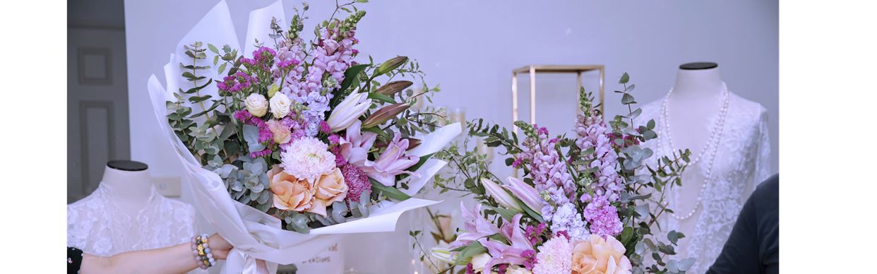 Introduction to Handtied Bouquets Workshop with Monica Rose