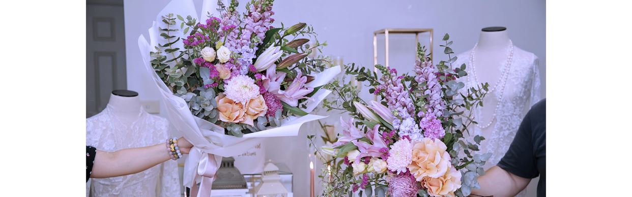 Introduction to Handtied Bouquets Workshop with Monica Rose